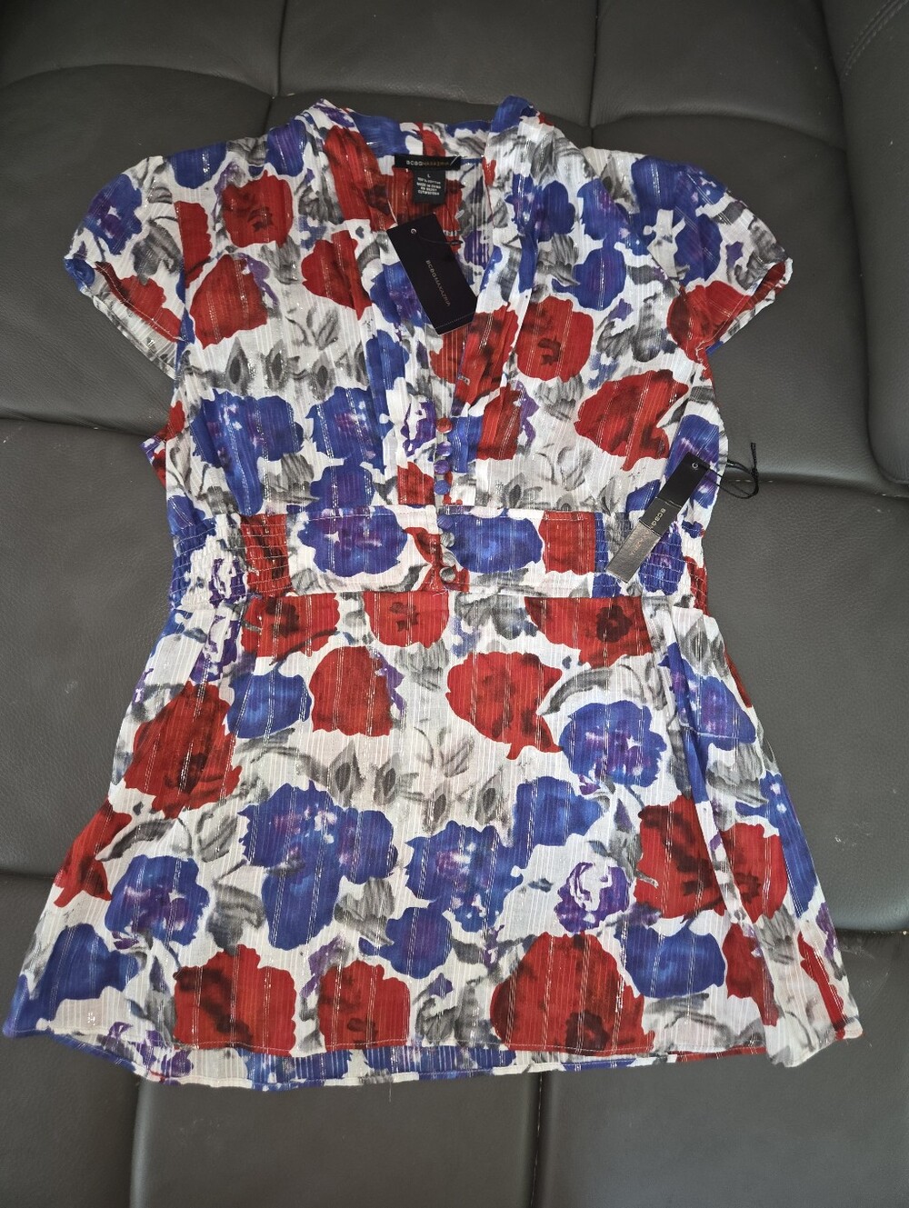 BCBG MAXAZRIA vibrant floral blouse with subtle silver shimmer NWT size large